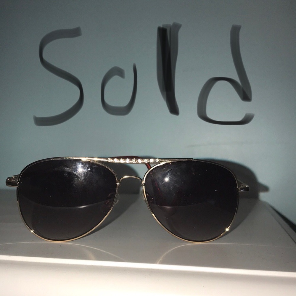 Sunglasses aviator shape